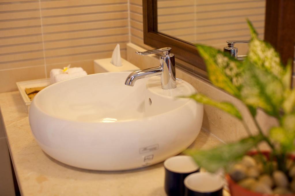 Deluxe Double Room Pool View
